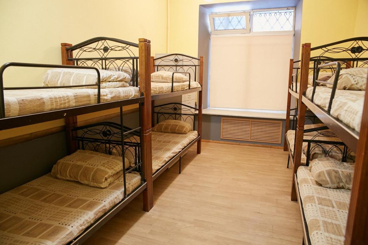 Night & Day Hostel Киев Екстериор снимка