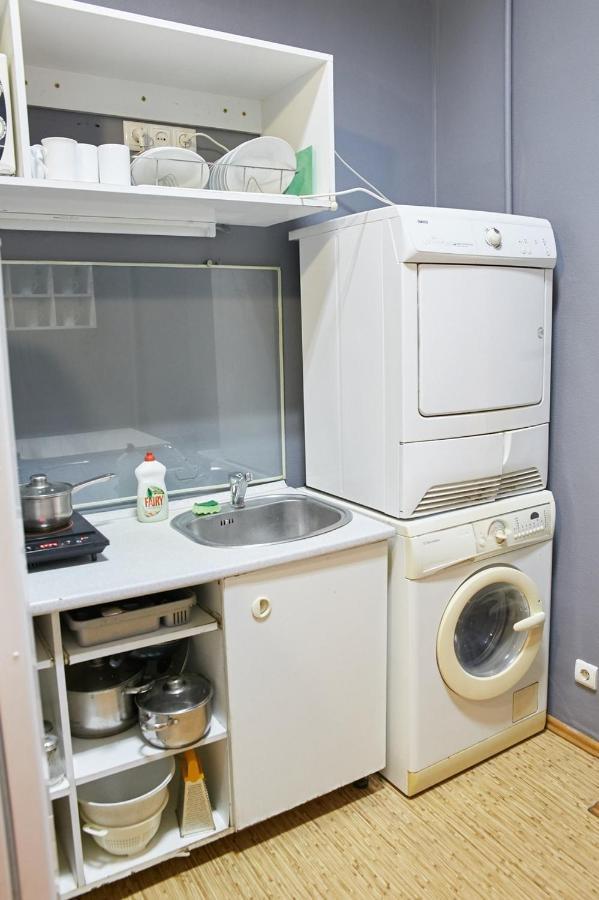 Night & Day Hostel Киев Екстериор снимка